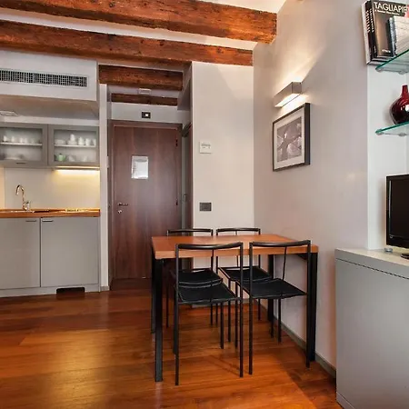 Lmv - Exclusive Apartment